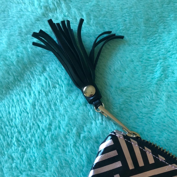Stripped Clutch Bag with Tassel - Picture 4 of 5